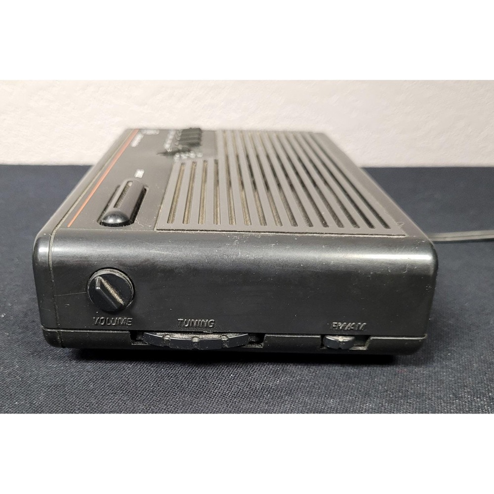 General Electric (GE) Digital Clock Radio Model 7-4612BKB Vintage 1993 (Works) - Picture 6 of 15